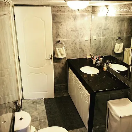 Bright & Spacious Seaview *