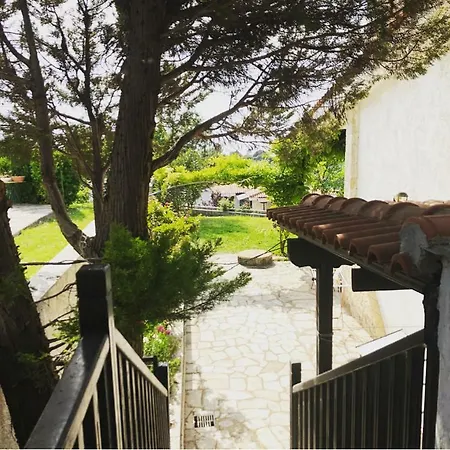 Bright & Spacious Seaview *