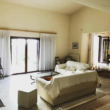 Bright & Spacious Seaview Villa