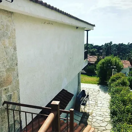 Bright & Spacious Seaview