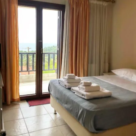 Bright & Spacious Seaview Villa *