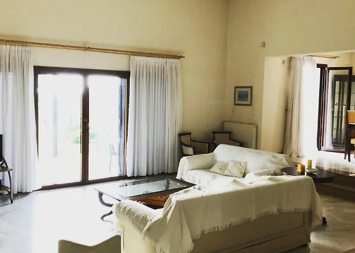 Bright & Spacious Seaview וילה
