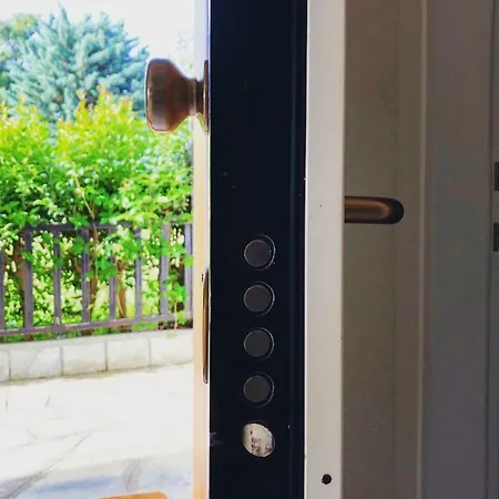 Bright & Spacious Seaview 빌라 시비리