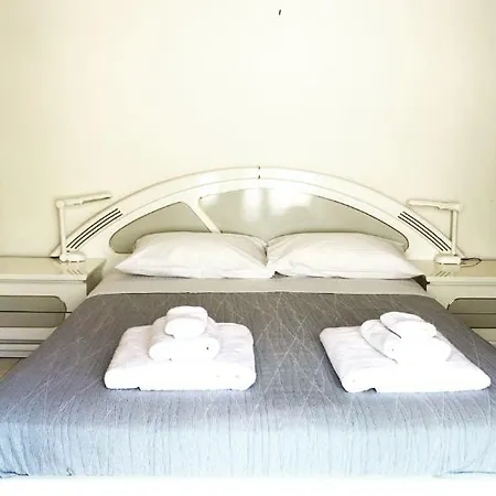 Bright & Spacious Seaview 빌라 시비리