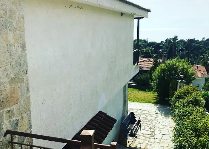 Bright & Spacious Seaview