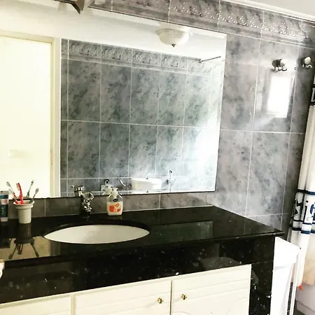 Bright & Spacious Seaview Szíviri