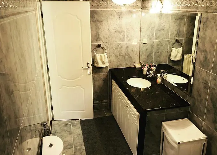 Bright & Spacious Seaview *