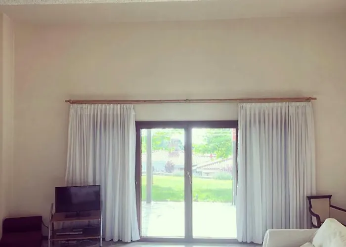 Bright & Spacious Seaview *